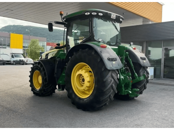  Трактор John Deere 8270R (2016)
