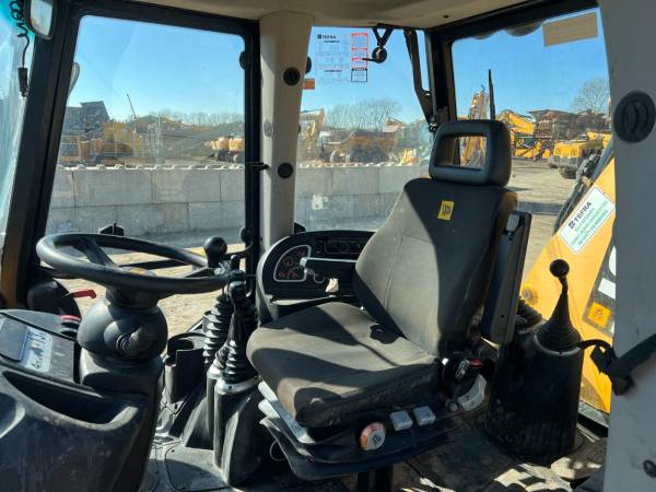 Екскаватор-навантажувач JCB 3CX (2013)