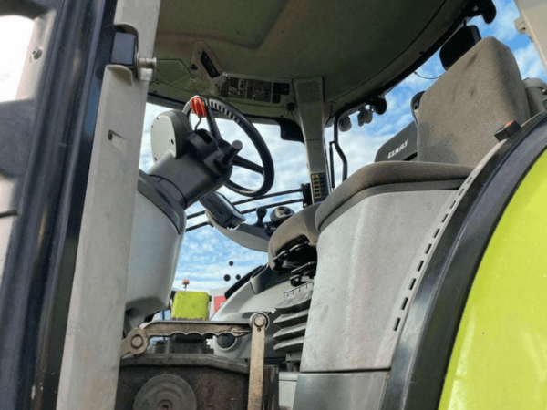 Трактор Claas Axion 870 (2016)