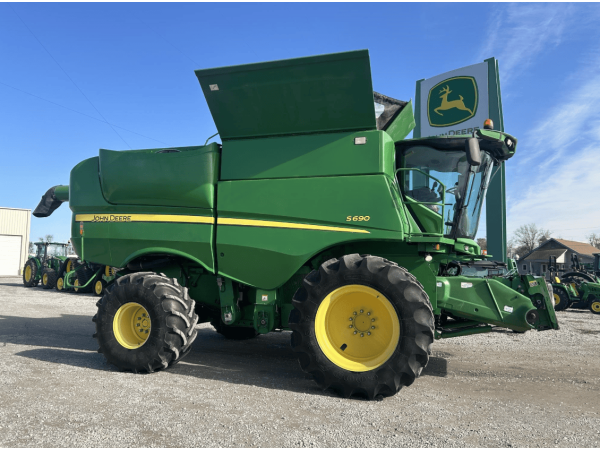 Комбайн John Deere S690 (2012)