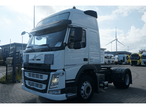 Тягач Volvo FM450 (2015)