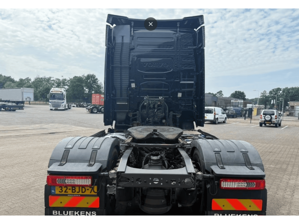 Тягач Volvo FM460 (2017)