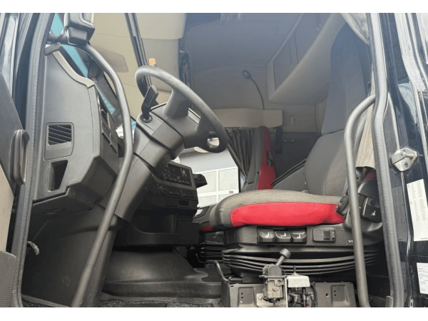 Тягач Volvo FM460 (2017)