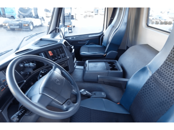 Тягач Volvo FM 380 (2013)