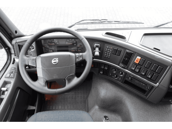Тягач Volvo FM450 (2011)