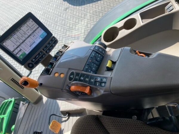 Трактор John Deere 7230R (2017)