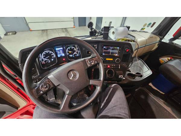 Тягач Mercedes-Benz Actros 1845 (2018)