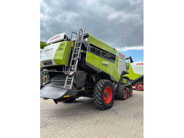 Комбайн Claas Lexion 8900TT (2020)