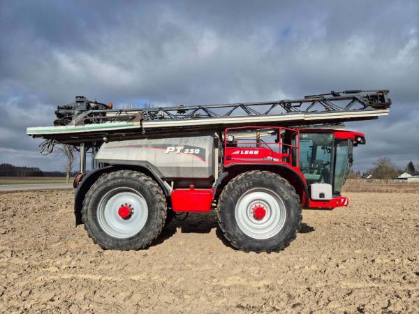 Самоходный опрыскиватель Horsch LEEB PT 230 (2009)