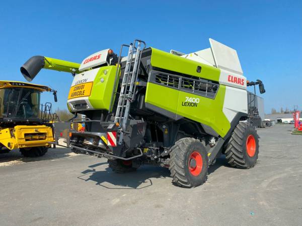 Комбайн Claas Lexion 7400 (2020)
