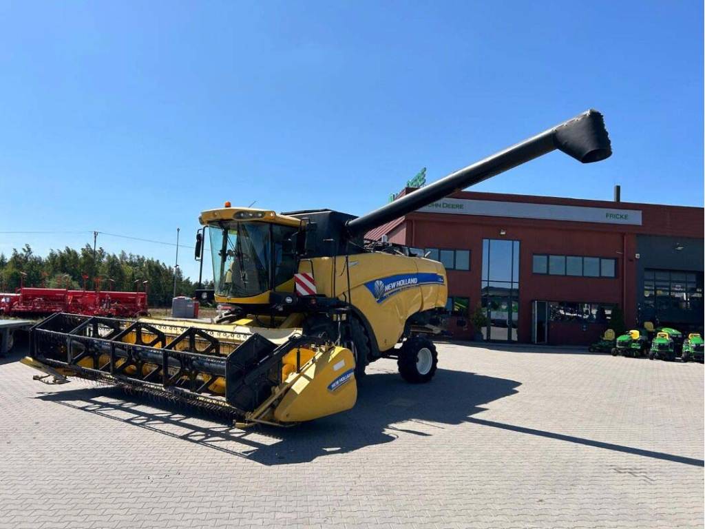 Зерноуборочный комбайн New Holland CX 6080 (2014) - ТриДаАгро - С