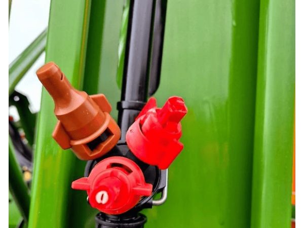 Причіпний обприскувач Amazone UG 3000 Special (2015)