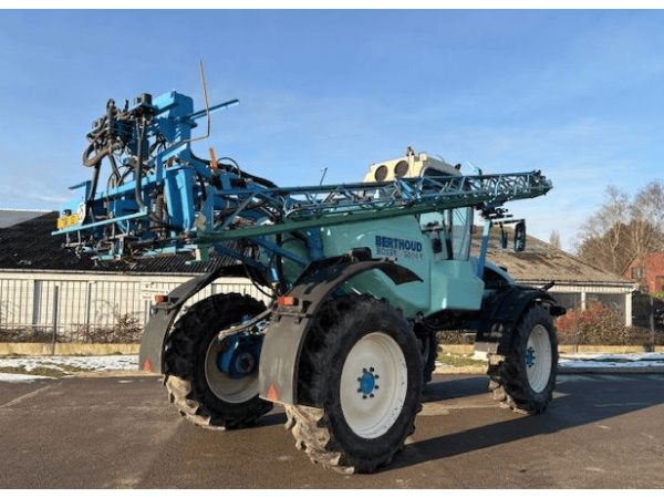 Самохідний обприскувач Berthoud Boxer 3000R (2001)