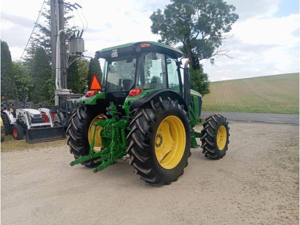 Трактор John Deere 6115D (2015)