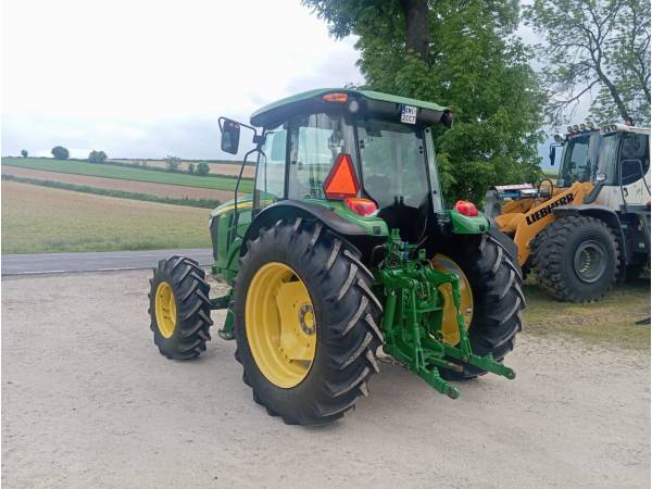 Трактор John Deere 6115D (2015)
