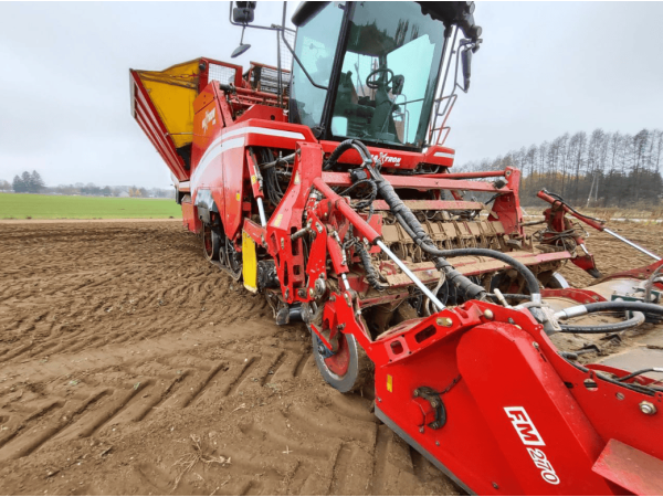 Свеклоуборочный комбайн Grimme Maxtron 620 (2013)