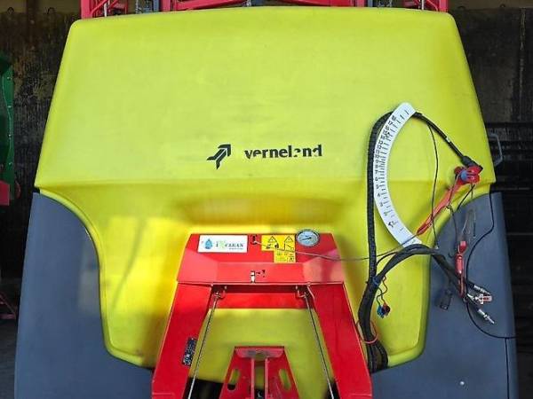 Навісний обприскувач  Kverneland iXter B18 (2016)