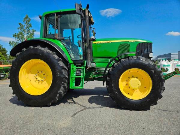 Трактор John Deere 6820 (2004)