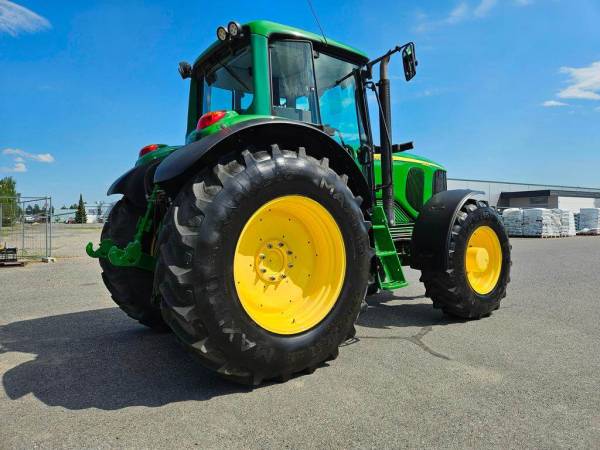Трактор John Deere 6820 (2004)