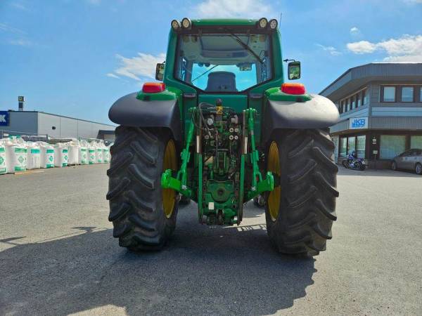 Трактор John Deere 6820 (2004)