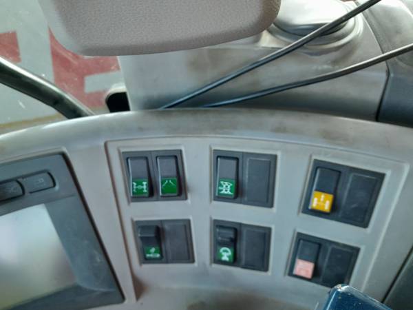 Трактор Claas Axion 840 (2008)