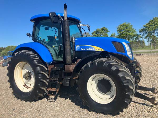Трактор New Holland T7050 (2007)