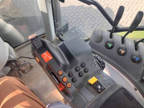 Трактор Claas Arion 640 (2015)