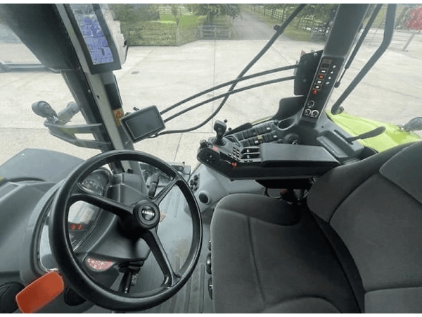 Трактор Claas Axion 830 (2019)