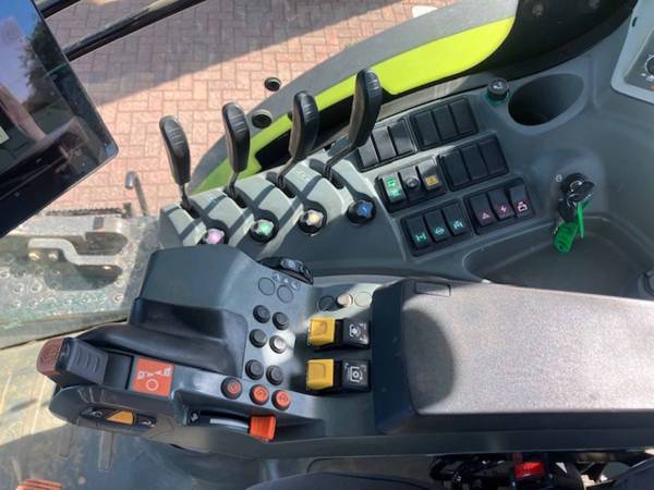 Трактор Claas Axion 810 (2017)