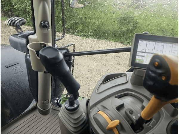 Трактор John Deere 6215R (2018)