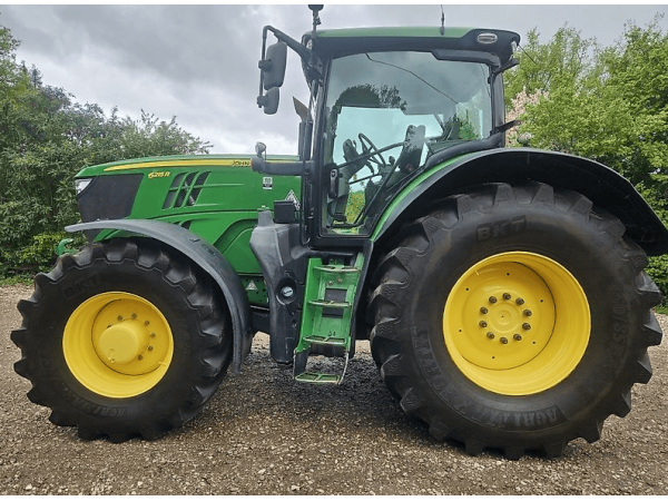 Трактор John Deere 6215R (2018)