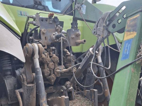 Трактор Claas Axion 810 (2011)
