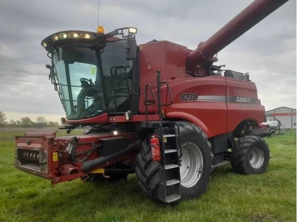Комбайн Case IH Axial-Flow 8230 (2013)