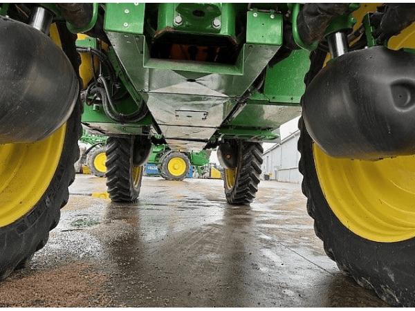 Самохідний обприскувач John Deere r4040i (2018)