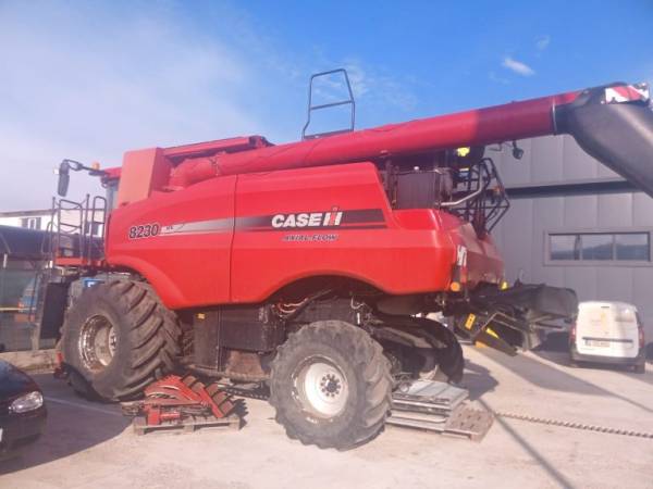 Комбайн Case IH Axial-Flow 8230 (2013)