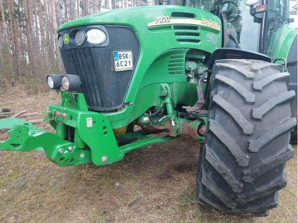 Трактор John Deere 7920 (2005)
