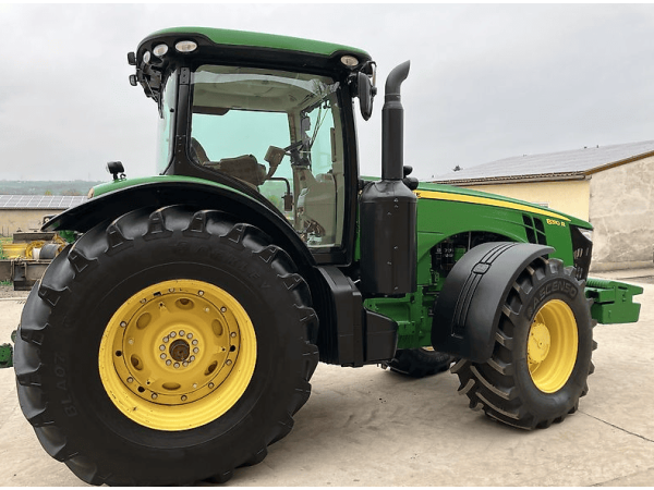 Трактор John Deere 8310R (2013)