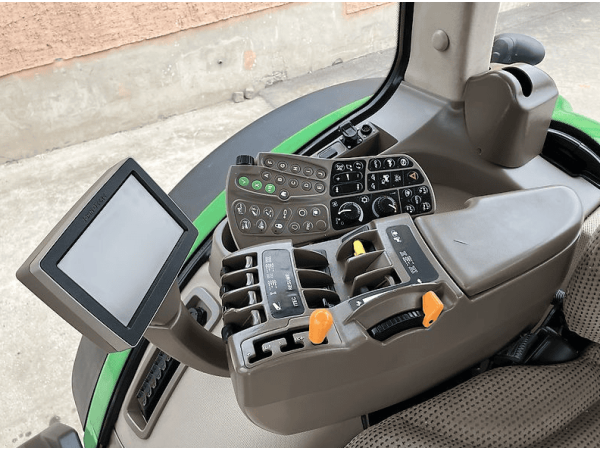 Трактор John Deere 8310R (2013)