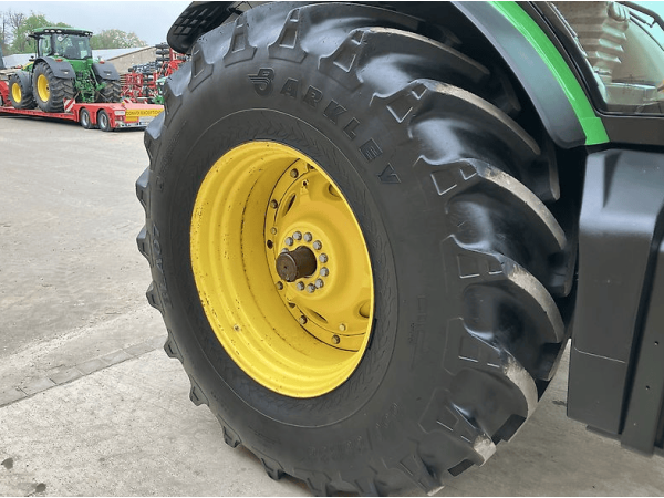 Трактор John Deere 8310R (2013)