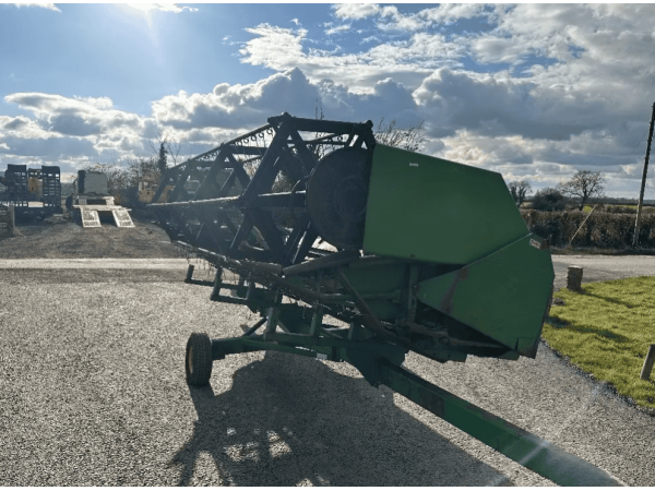 Комбайн John Deere 1075 (1985)