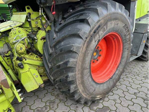 Кормозбиральний комбайн Claas Jaguar 850 (2010)