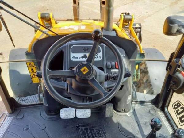 Екскаватор-навантажувач JCB 3CX (2016)