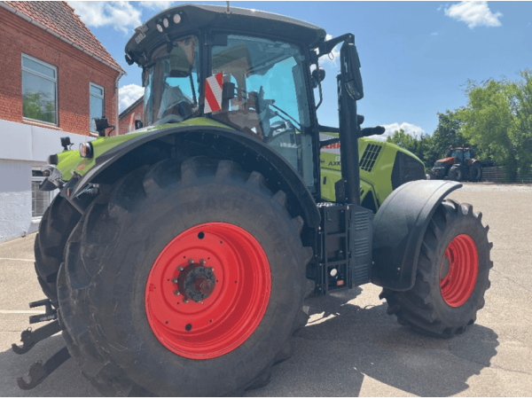 Трактор Claas Axion 830 (2020)