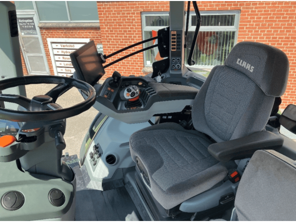 Трактор Claas Axion 830 (2020)
