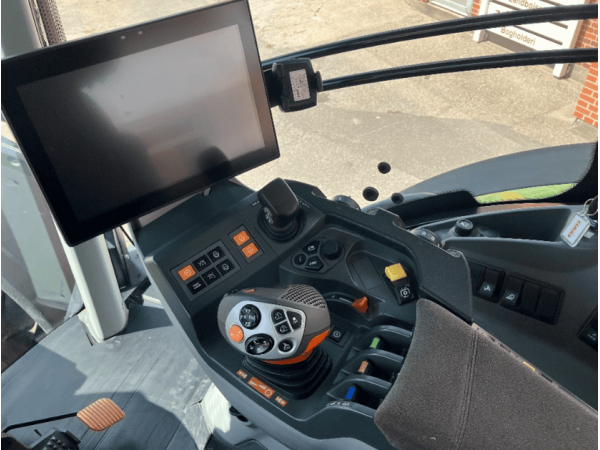 Трактор Claas Axion 830 (2020)