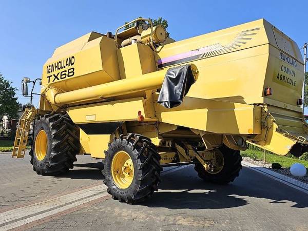 Комбайн New Holland TX 68 (1997)