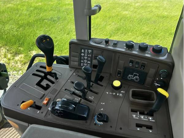 Трактор John Deere 6920 (2003)