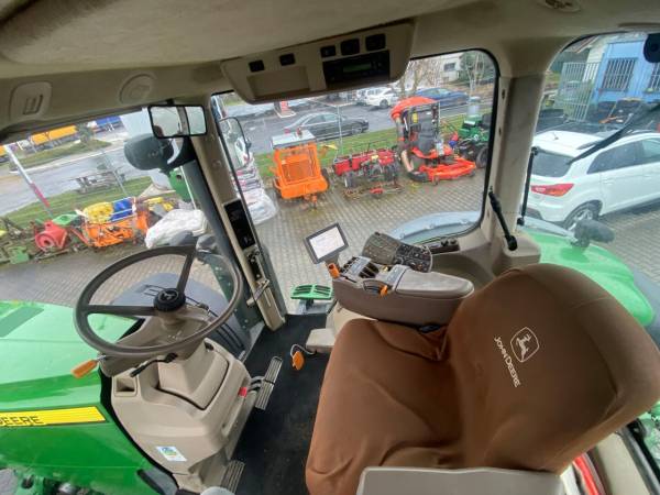 Трактор John Deere 8335R (2014)