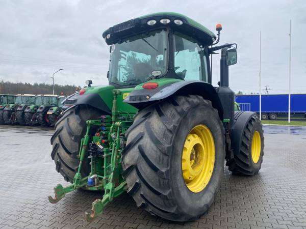 Трактор John Deere 8335R (2014)