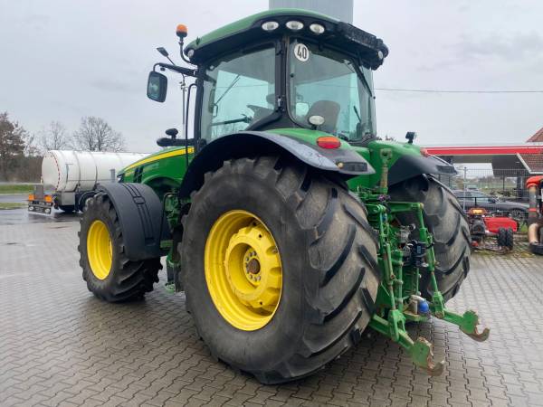Трактор John Deere 8335R (2014)